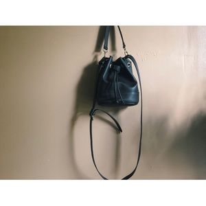 bucket bag
